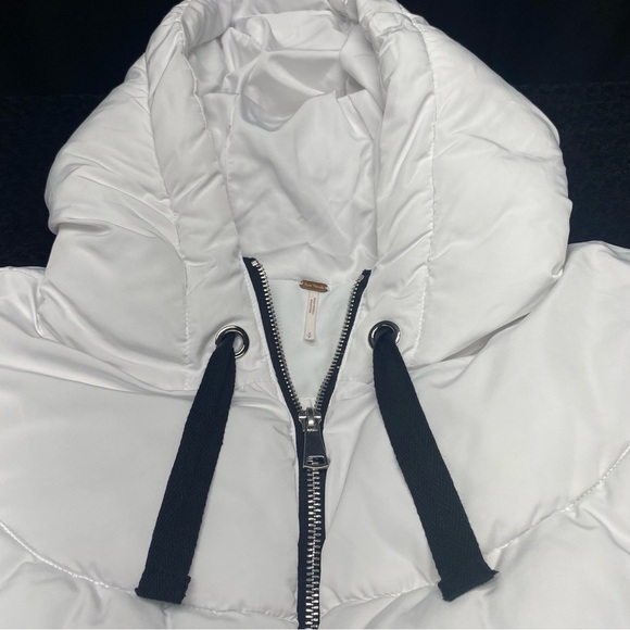 Free People White Hooded Puffer Jacket Women’s S Drawstring Bottom Pockets - Picture 5 of 15